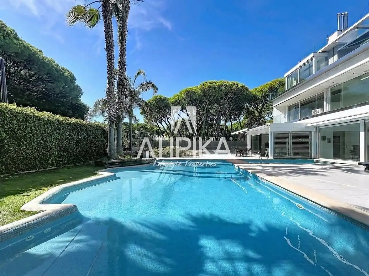 House with pool for sale in La Pineda, imagen 3