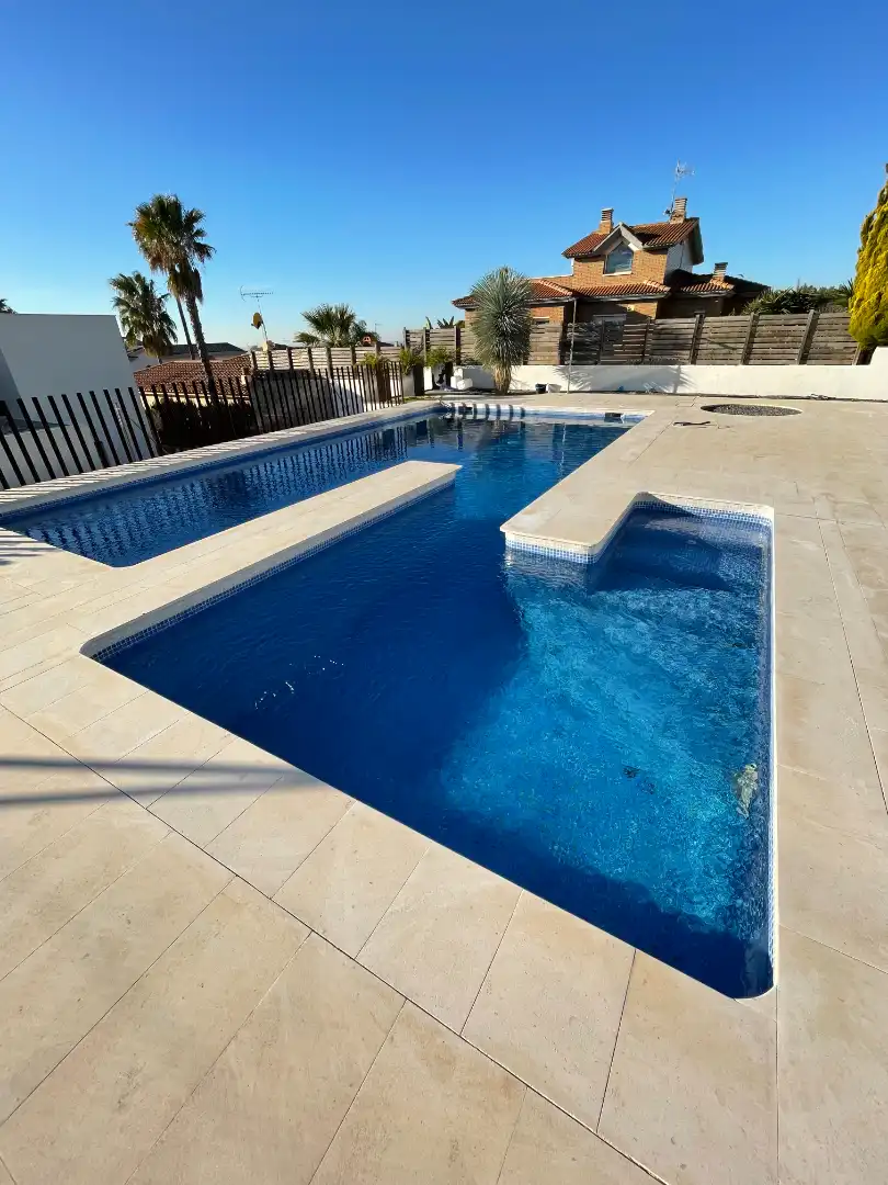 Piscina de Casa o xalet de lloguer en El Vendrell amb Aire condicionat, Calefacció i Jardí privat