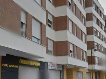 Aparcament amb ascensor en venda a REQUENA