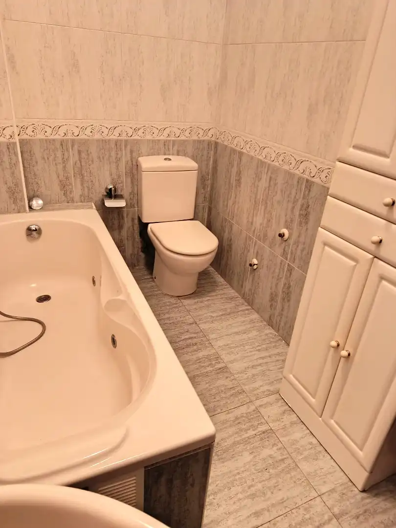 Baño de Piso de alquiler en Santander con Calefacción y Amueblado