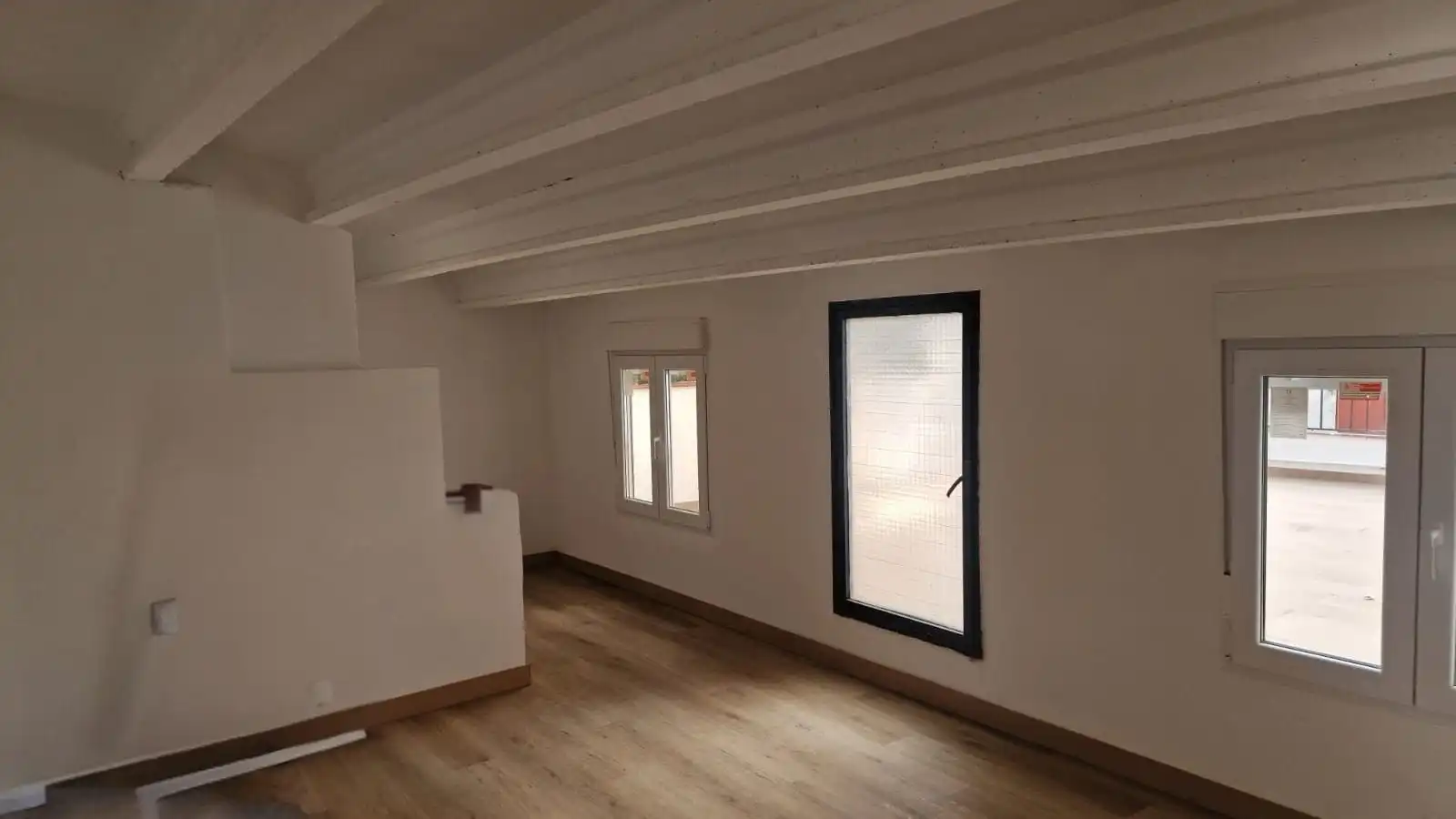 Bedroom of Buildings for sale in Barcelona