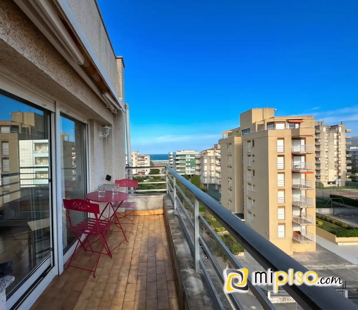 Piso con ascensor en venta en Zona Playa