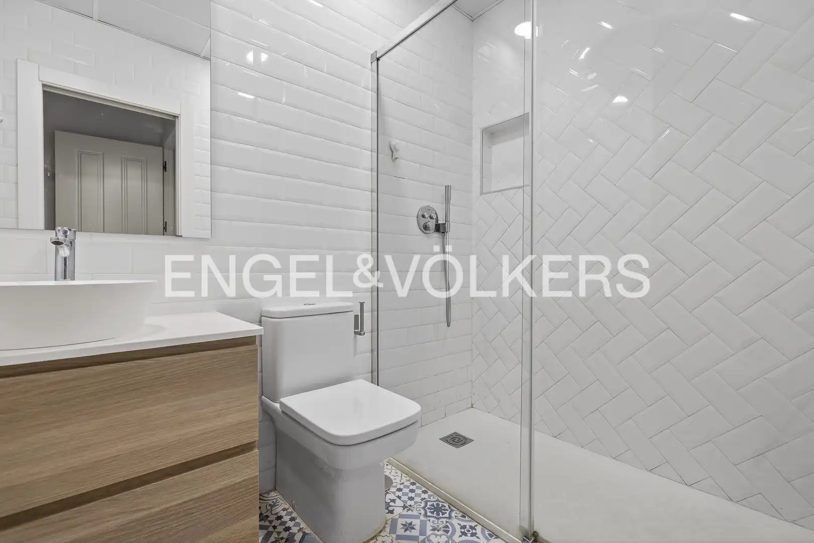 Badezimmer von Wohnungen zur Miete in Sevilla mit Klimaanlage, Heizung und Möbliert