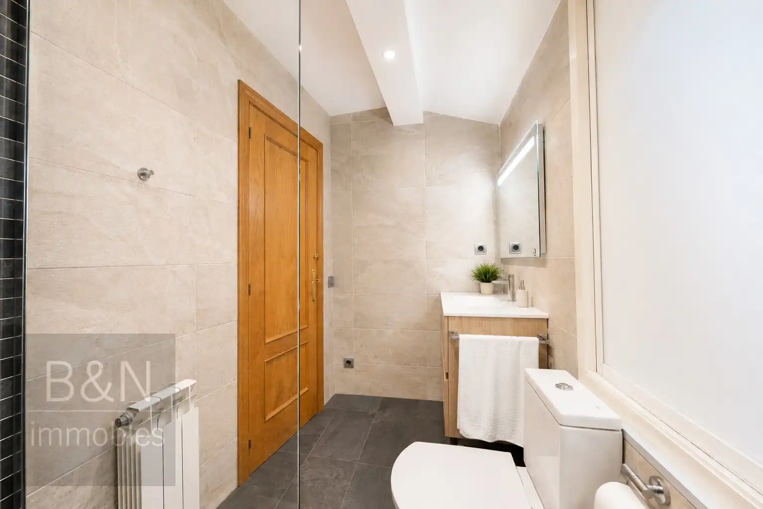Bathroom of Duplexes for sale in Sabadell  with Air Conditioner, Heating and Terrace