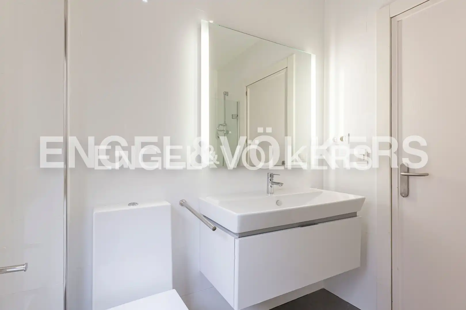 Baño de Piso de alquiler en Madrid con Aire acondicionado, Calefacción y Parquet