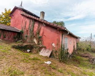 Vista exterior de Casa o xalet en venda en Oviedo  amb Calefacció i Jardí privat