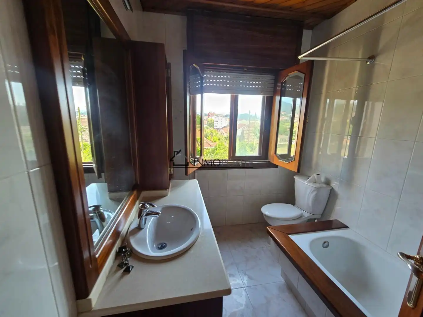Bathroom of Flat for rent in Soutomaior  with Heating, Terrace and Balcony