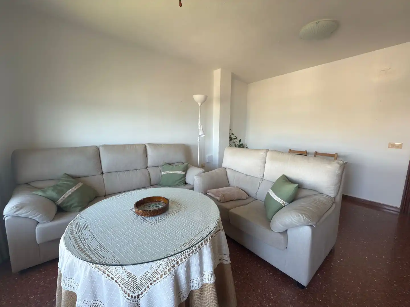 Sala de estar de Piso en venta en Rincón de la Victoria con Terraza, Trastero y Amueblado