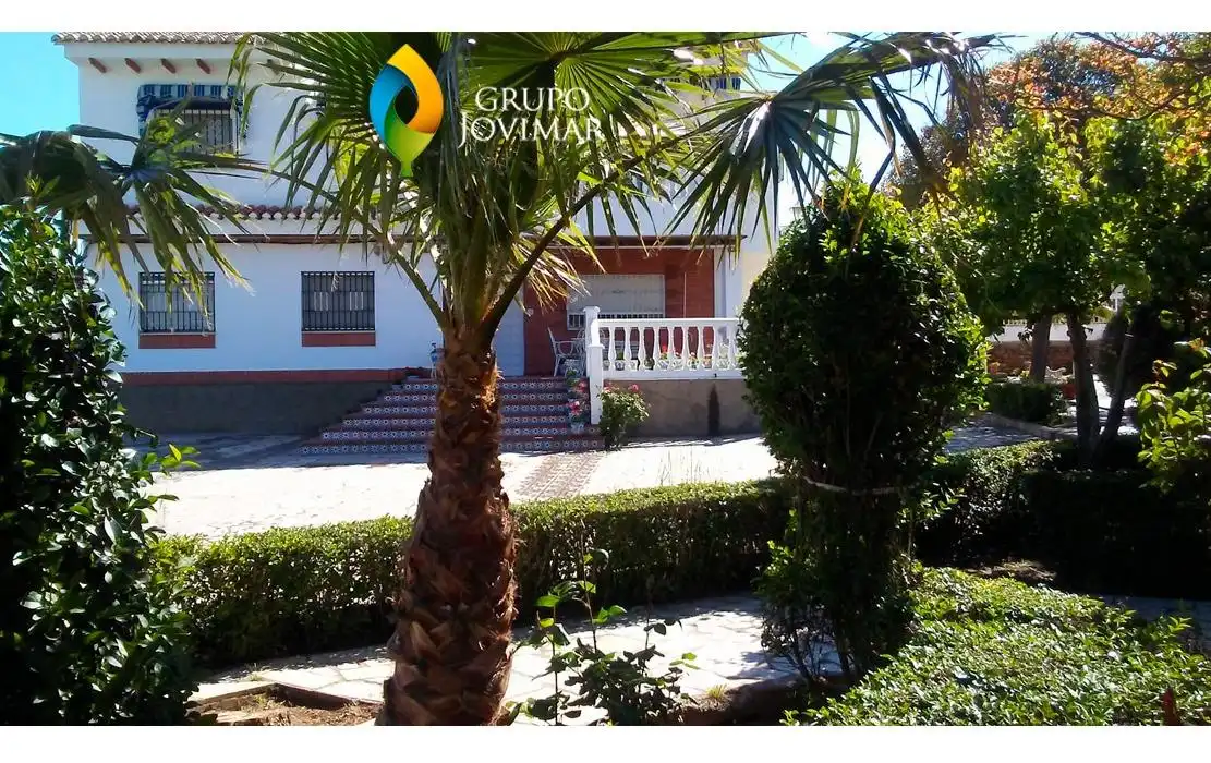 Vista exterior de Casa o chalet en venta en Guadix con Calefacción, Piscina y Amueblado