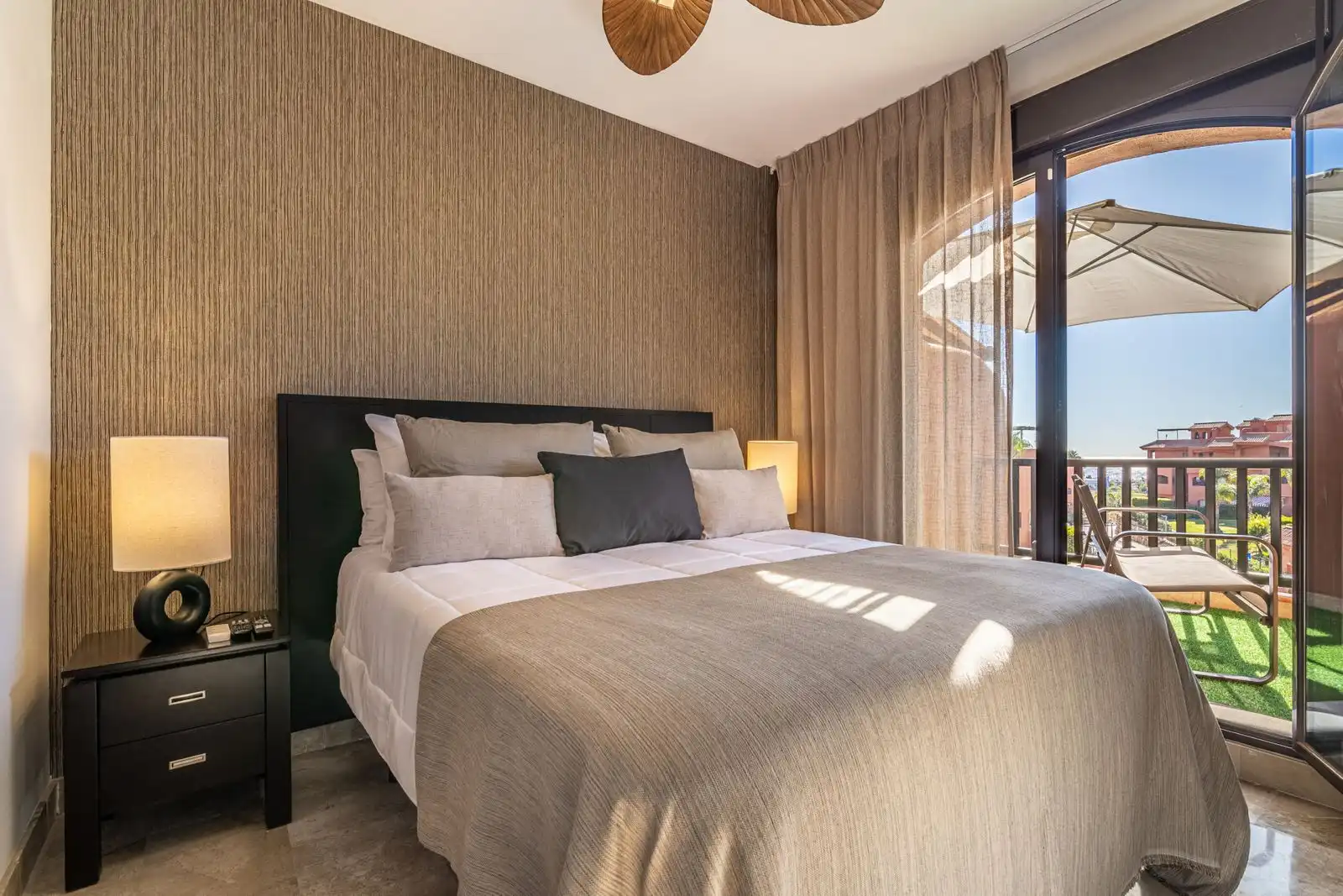 Habitación de Apartamento en venta en Dos Hermanas con Amueblado, Horno y Lavadora