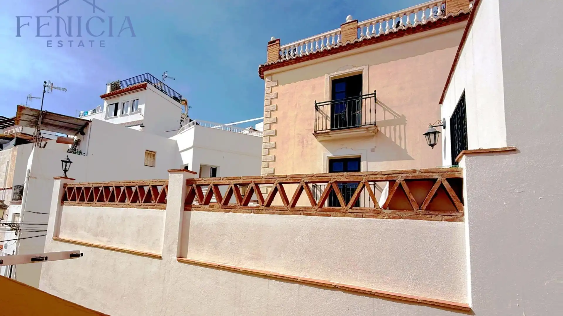 Vista exterior de Finca rústica en venda en Almuñécar amb Terrassa i Traster