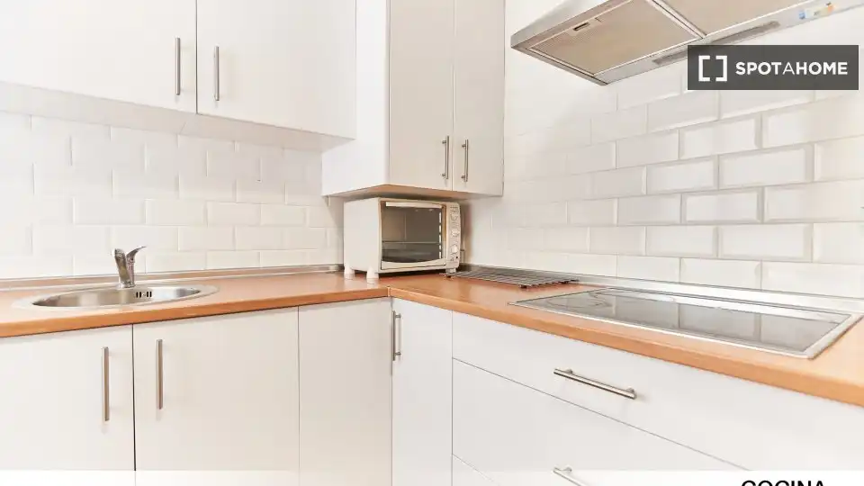 Küche von Wohnung zur untervermieten in Sevilla mit Klimaanlage, Terrasse und Möbliert