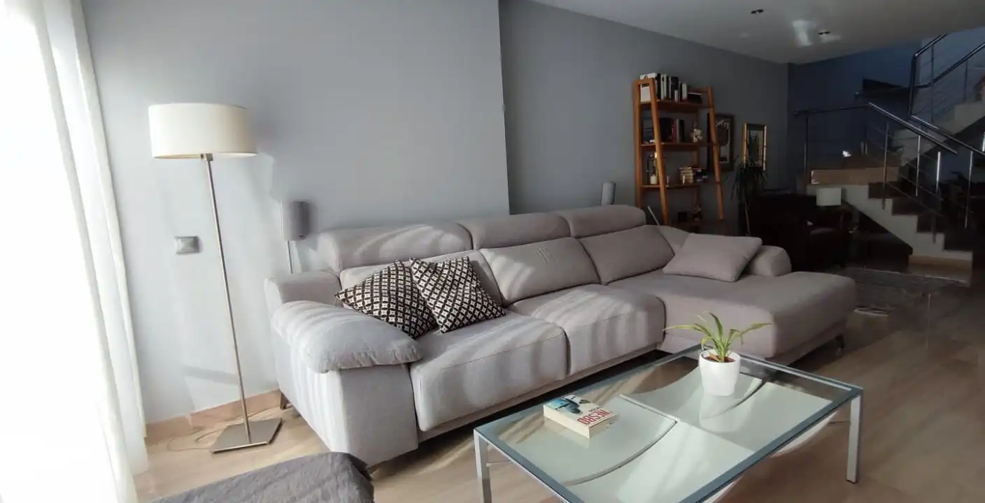 Sala d'estar de Casa adosada en venda en La Vall d'Uixó amb Aire condicionat i Terrassa