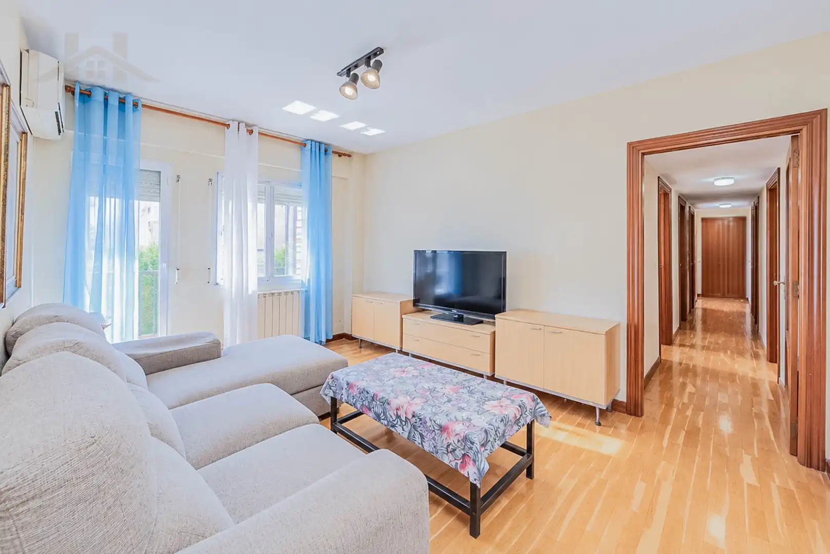 Flat with lift for sale in Calle Hogar 68