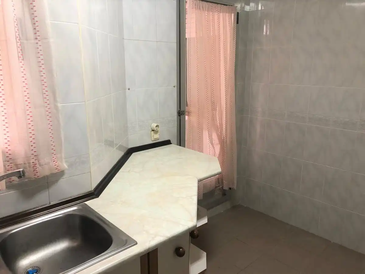 Bany de Apartament en venda en Ciudad Real amb Calefacció, Traster i Moblat