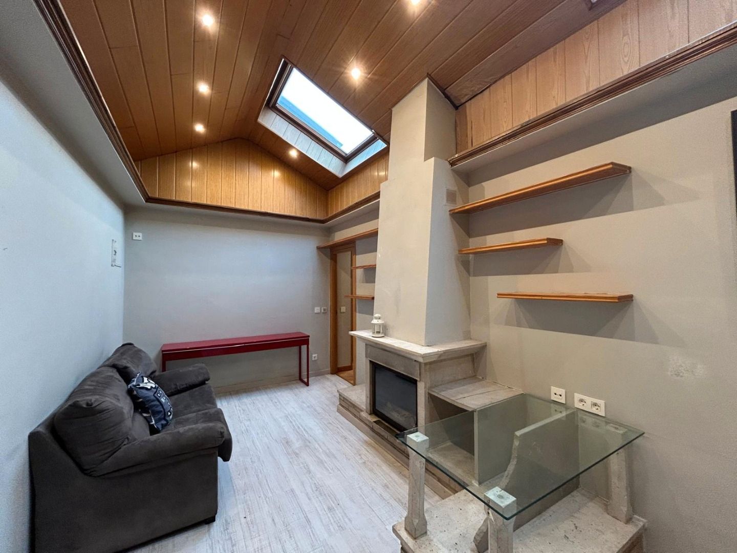 Sala d'estar de Apartament en venda en Burgos Capital amb Calefacció, Parquet i Traster