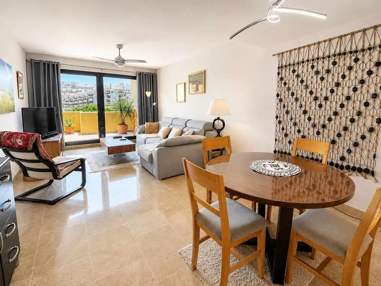 Sala de estar de Apartamento en venta en Manilva con Aire acondicionado, Calefacción y Terraza