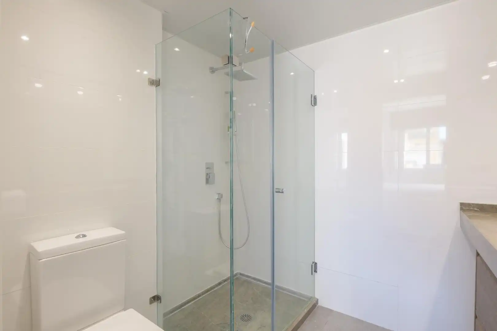 Bathroom of Apartments for sale in Málaga  with Air Conditioner, Heating and Terrace