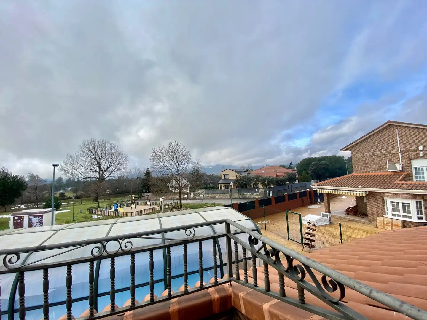 Piscina de Casa o xalet per a compartir en Guadarrama amb Calefacció, Terrassa i Moblat