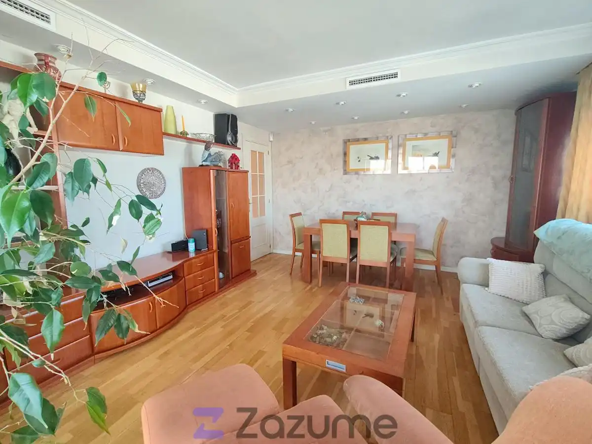 Wohnzimmer von Wohnung zur Miete in Usera