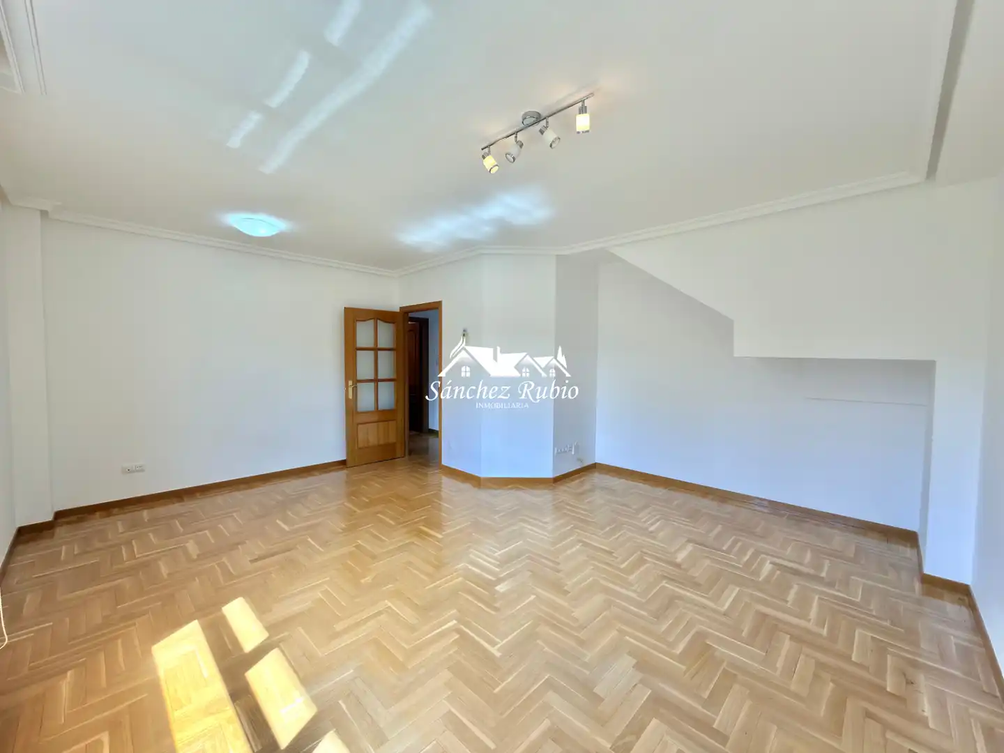Sala d'estar de Dúplex de lloguer en Torrelodones amb Aire condicionat, Calefacció i Jardí privat