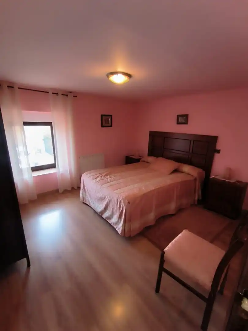 Habitación de Casa o chalet en venta en Arenillas de Riopisuerga con Calefacción, Jardín privado y Piscina