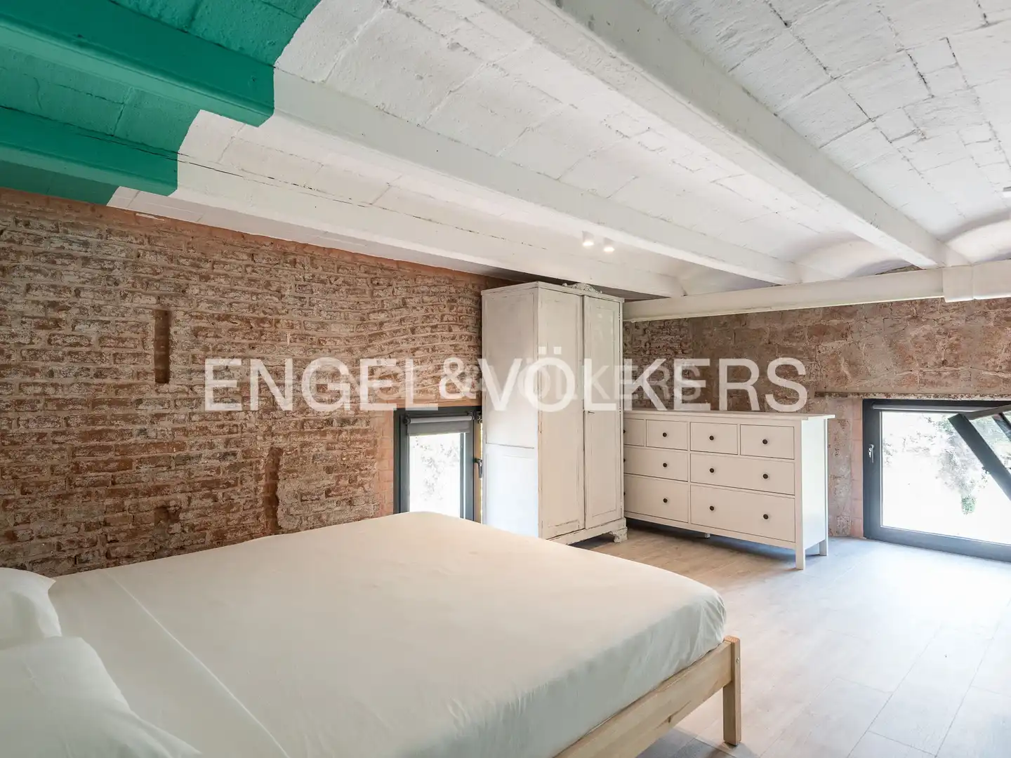 Schlafzimmer von Wohnungen zum Verkauf in Barcelona mit Klimaanlage, Heizung und Möbliert