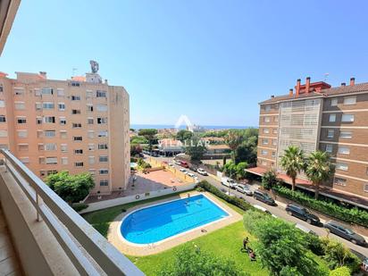 Vista exterior de Pis en venda en Vilassar de Mar amb Calefacció, Balcó i Piscina comunitària