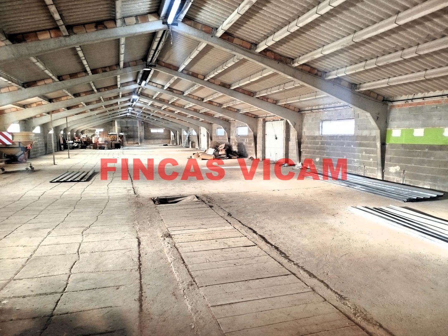 Nau industrial de lloguer en  Huesca Capital