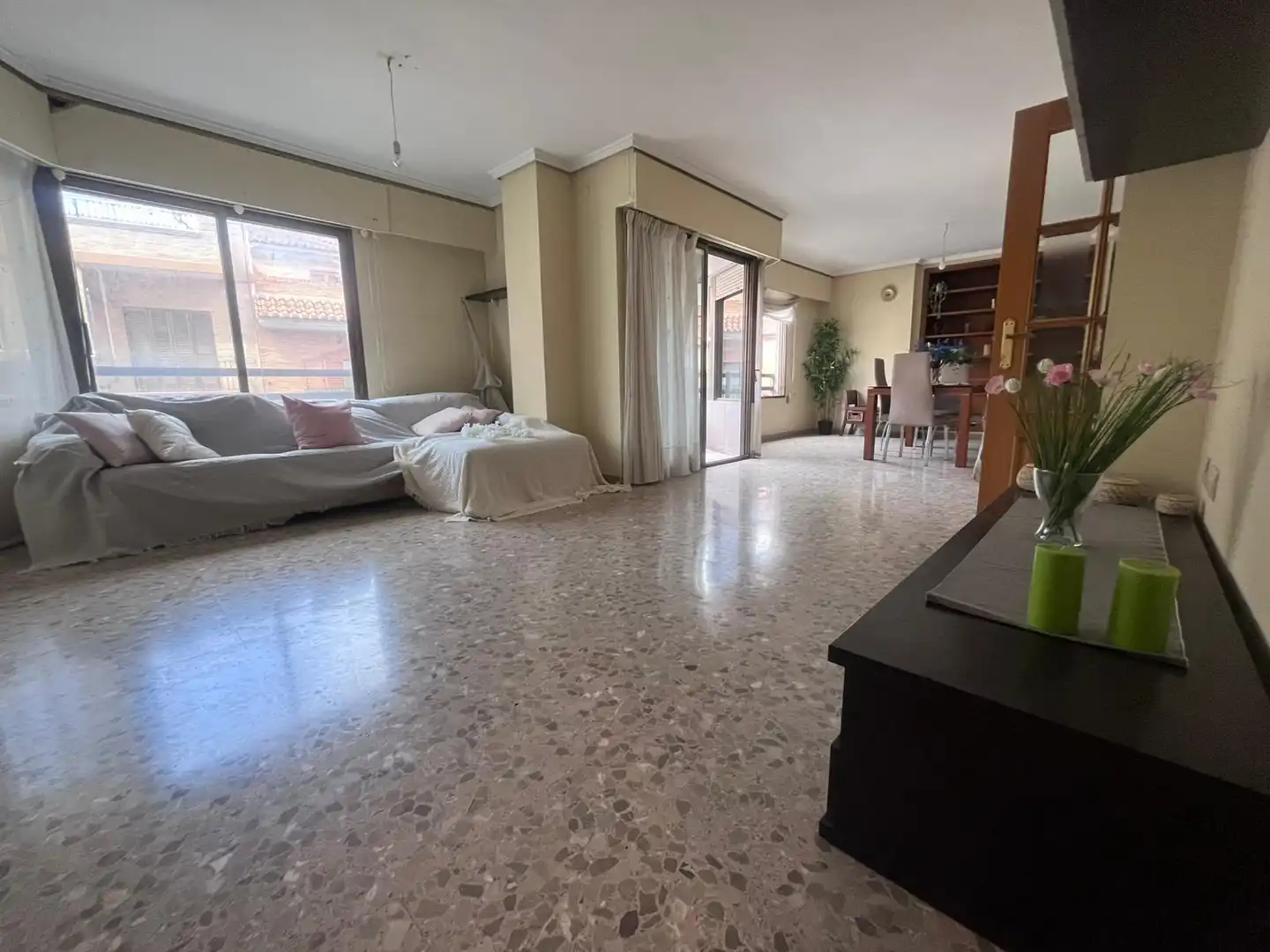 Sala de estar de Piso en venta en La Pobla de Farnals con Terraza, Horno y Balcón