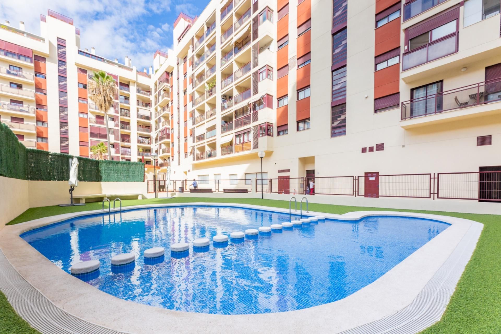 Exterior view of Flat for sale in  Valencia Capital  with Air Conditioner, Heating and Private garden