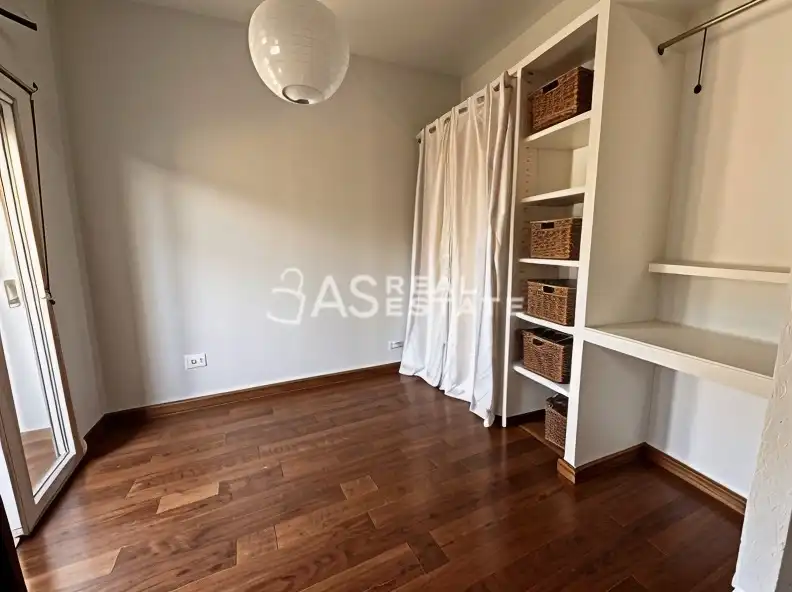 Habitación de Piso en venta en Madrid con Terraza