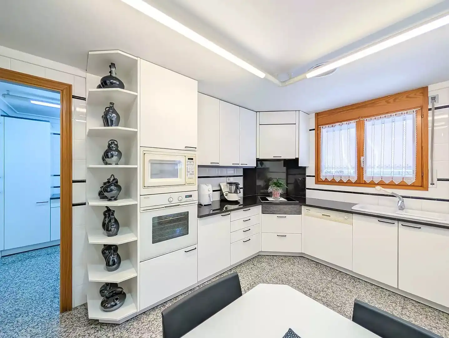 Kitchen of Houses for sale in Banyoles  with Swimming Pool and Furnished