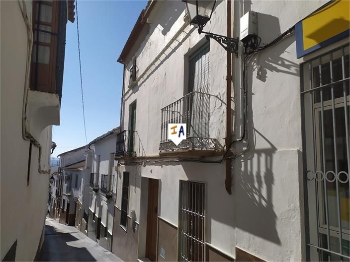 Vista exterior de Casa adosada en venda en Iznájar amb Terrassa i Traster