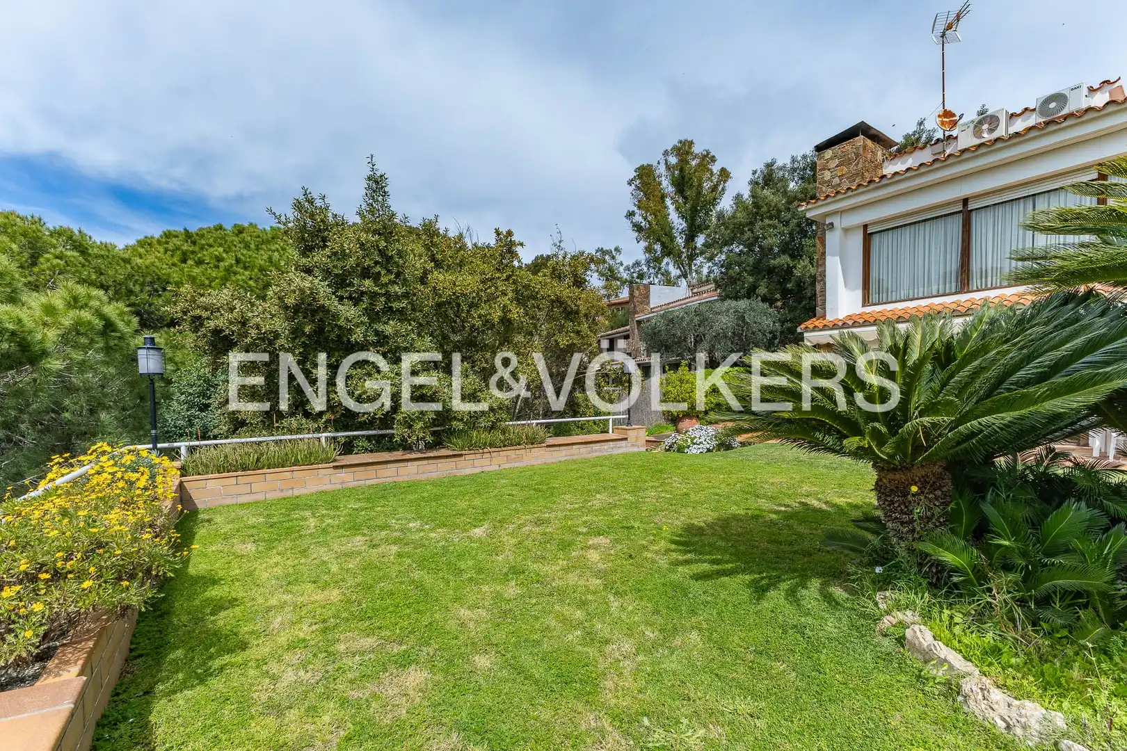 Casa o xalet en venda en Cerdanyola del Vallès amb Calefacció, Jardí privat i Parquet