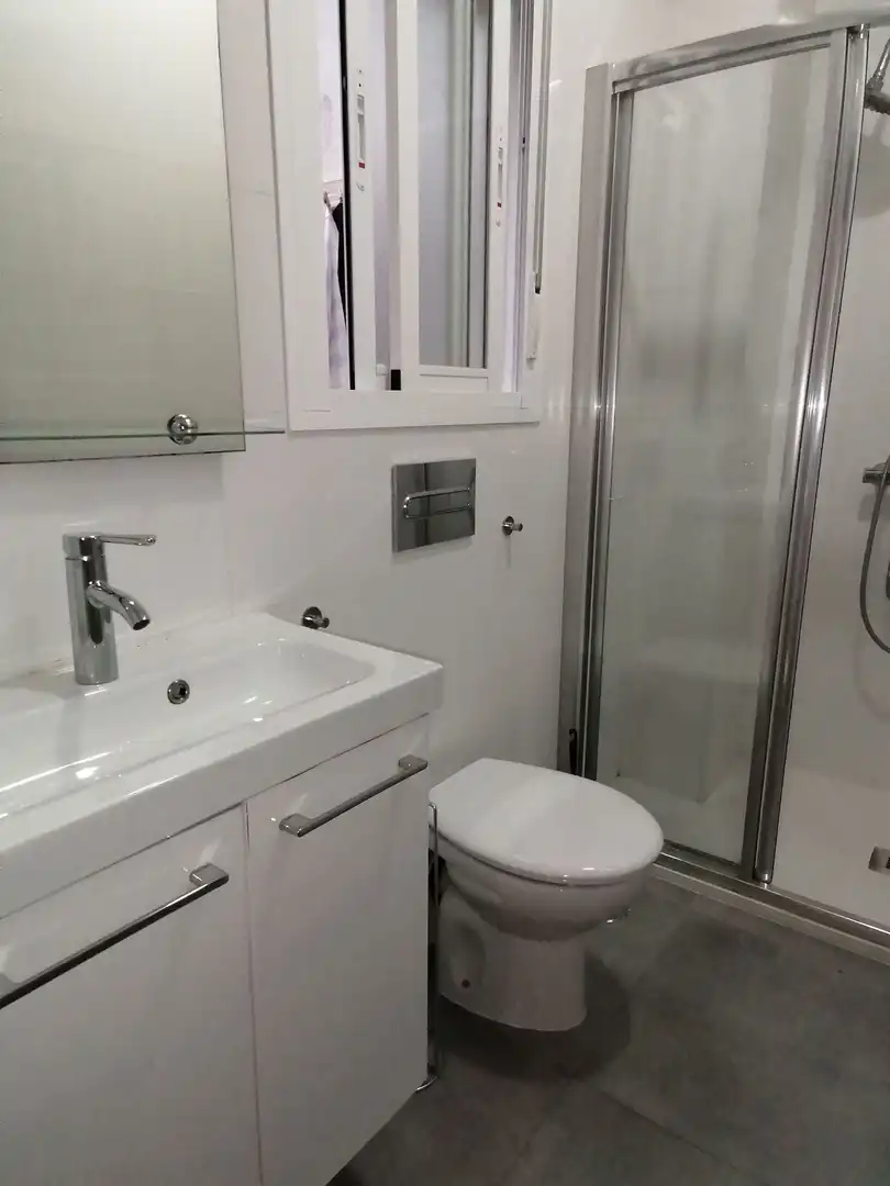 Bathroom of Flat for rent in Algeciras  with Furnished