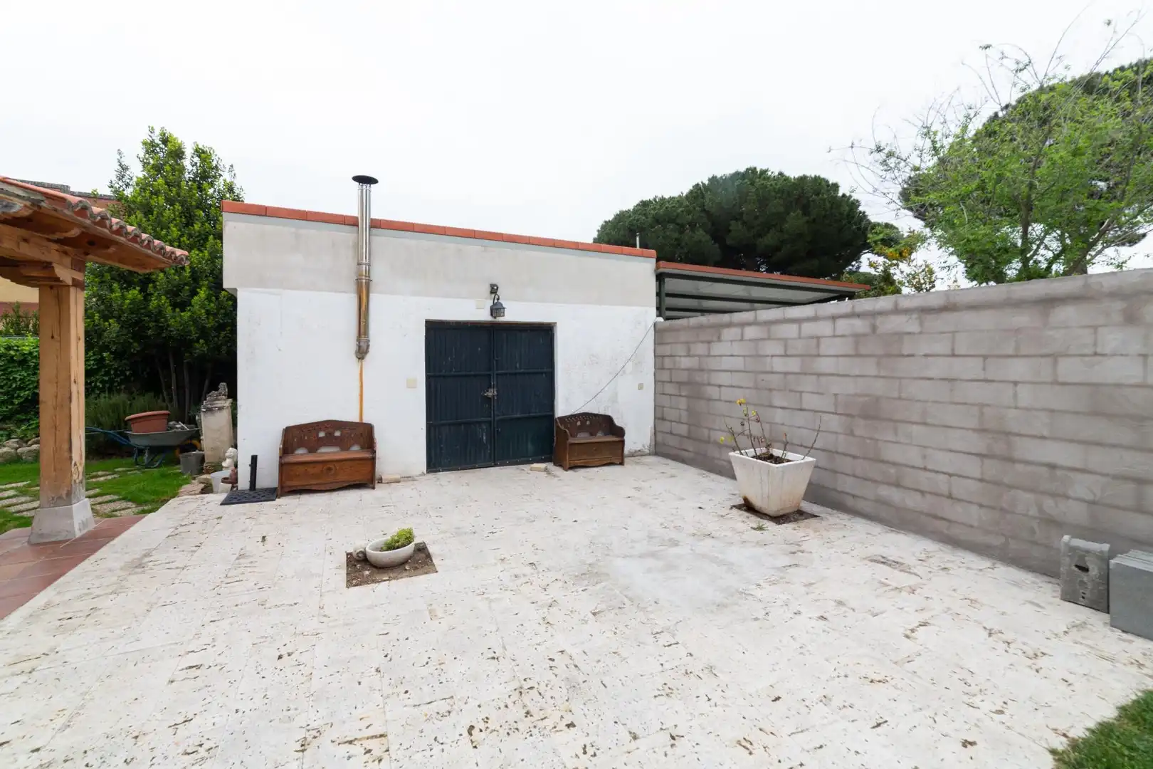 Vista exterior de Casa o chalet en venta en Valladolid con Calefacción, Jardín privado y Piscina