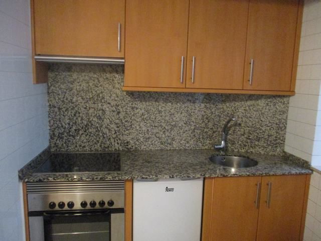 Apartament de lloguer a Rúa da República de El Salvador, Ensanche - Sar