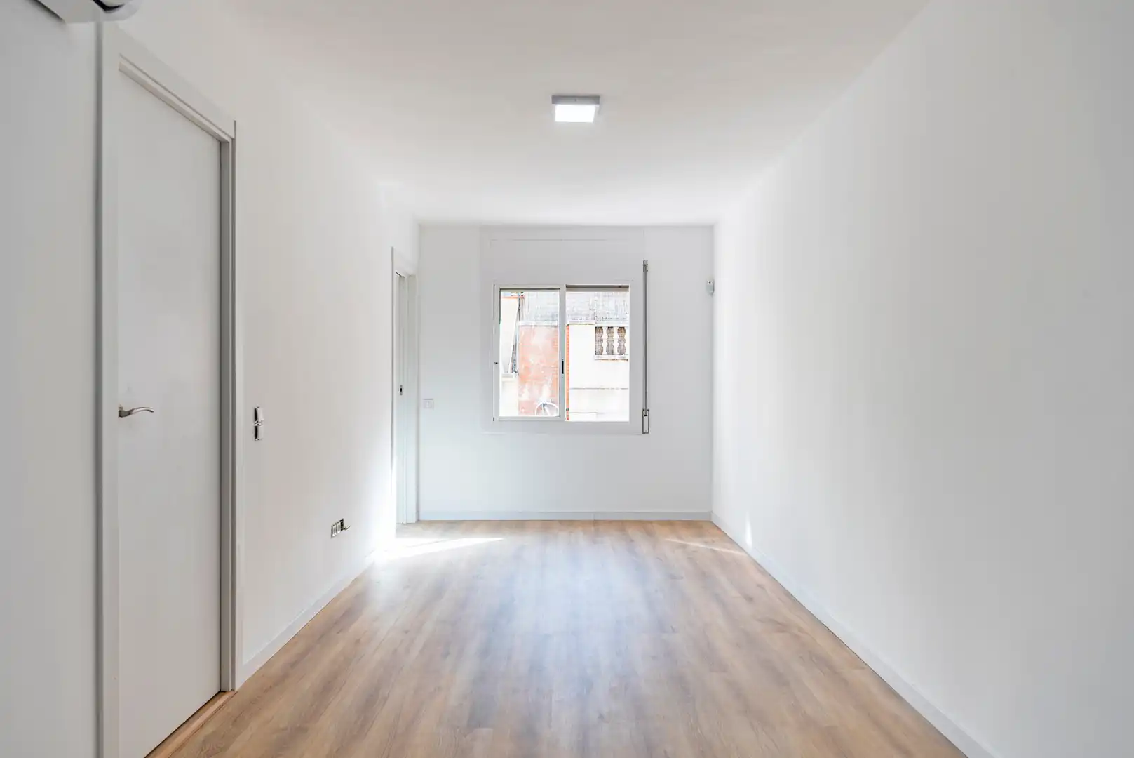 Flat for sale in L'Hospitalet de Llobregat  with Air Conditioner, Heating and Parquet flooring