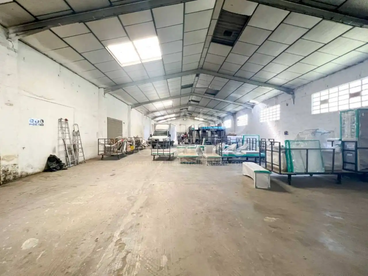 Industrial building for sale in Calle Rio, imagen 2
