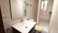 Bathroom of Flat for sale in  Barcelona Capital  with Heating, Washing machine and Alarm