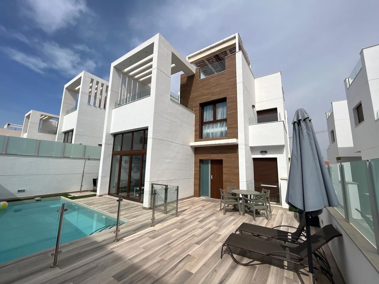 Exterior view of House or chalet for sale in Alicante / Alacant