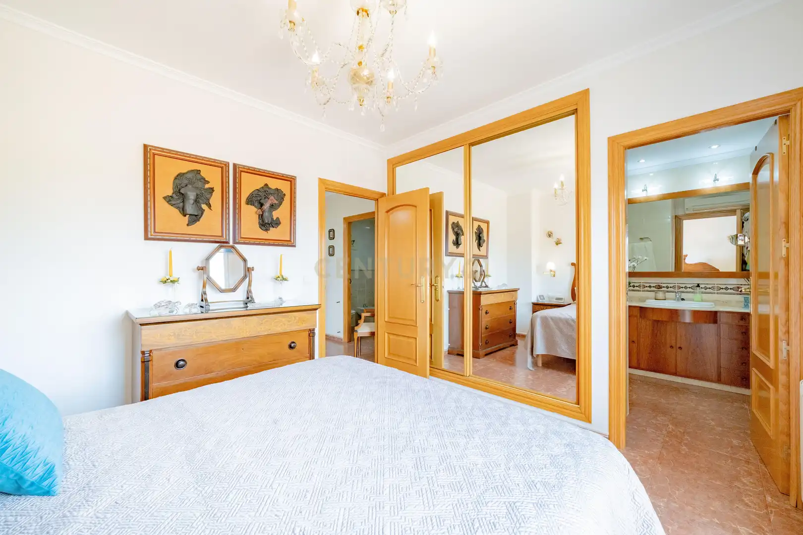 Habitación de Casa adosada en venta en Náquera con Trastero, Piscina y Horno