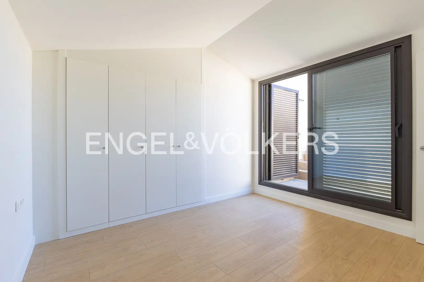 Habitación de Ático en venta en Vilanova i la Geltrú con Aire acondicionado, Calefacción y Terraza