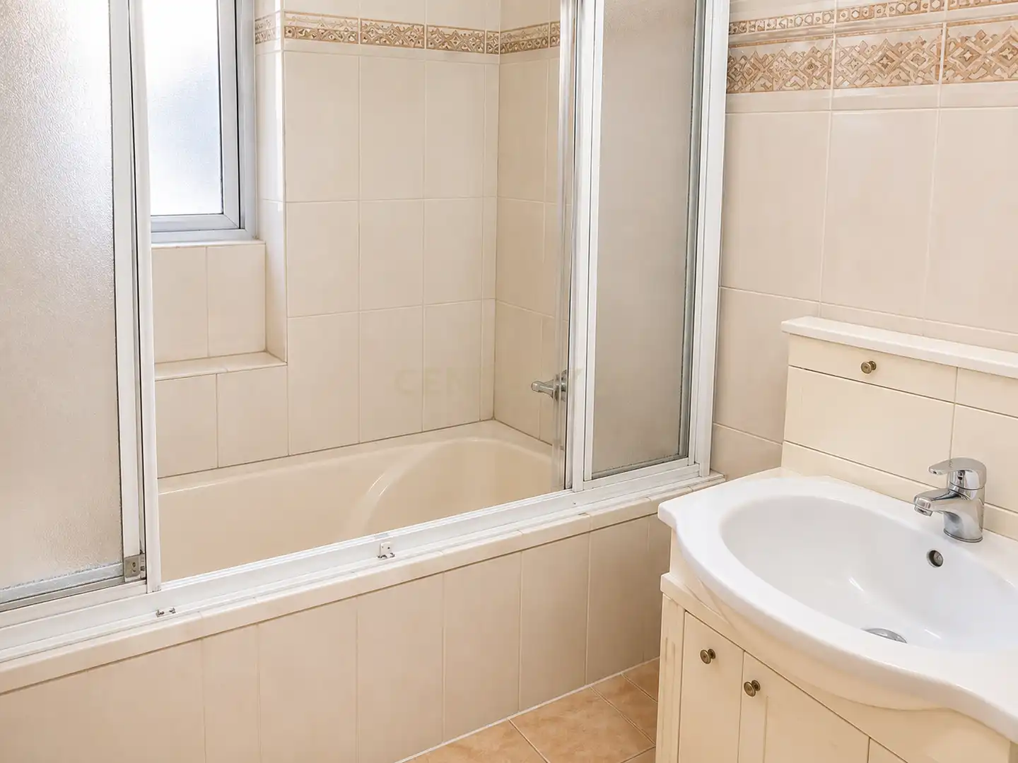 Bathroom of Apartments for sale in Paterna