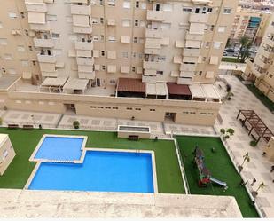 Piscina de Àtic de lloguer en Elche / Elx amb Aire condicionat, Terrassa i Balcó