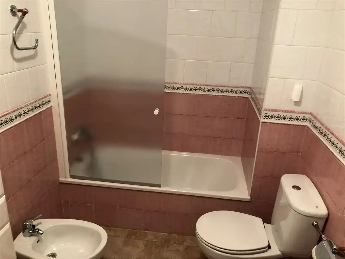Baño de Piso en venta en Mora de Rubielos con Jardín privado, Trastero y Amueblado
