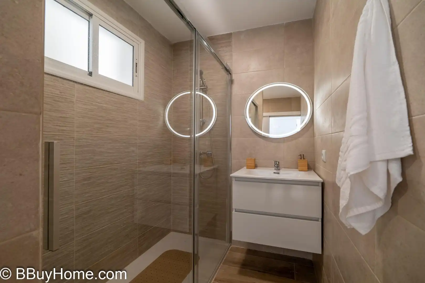 Bathroom of Flat for rent in Las Palmas de Gran Canaria  with Furnished