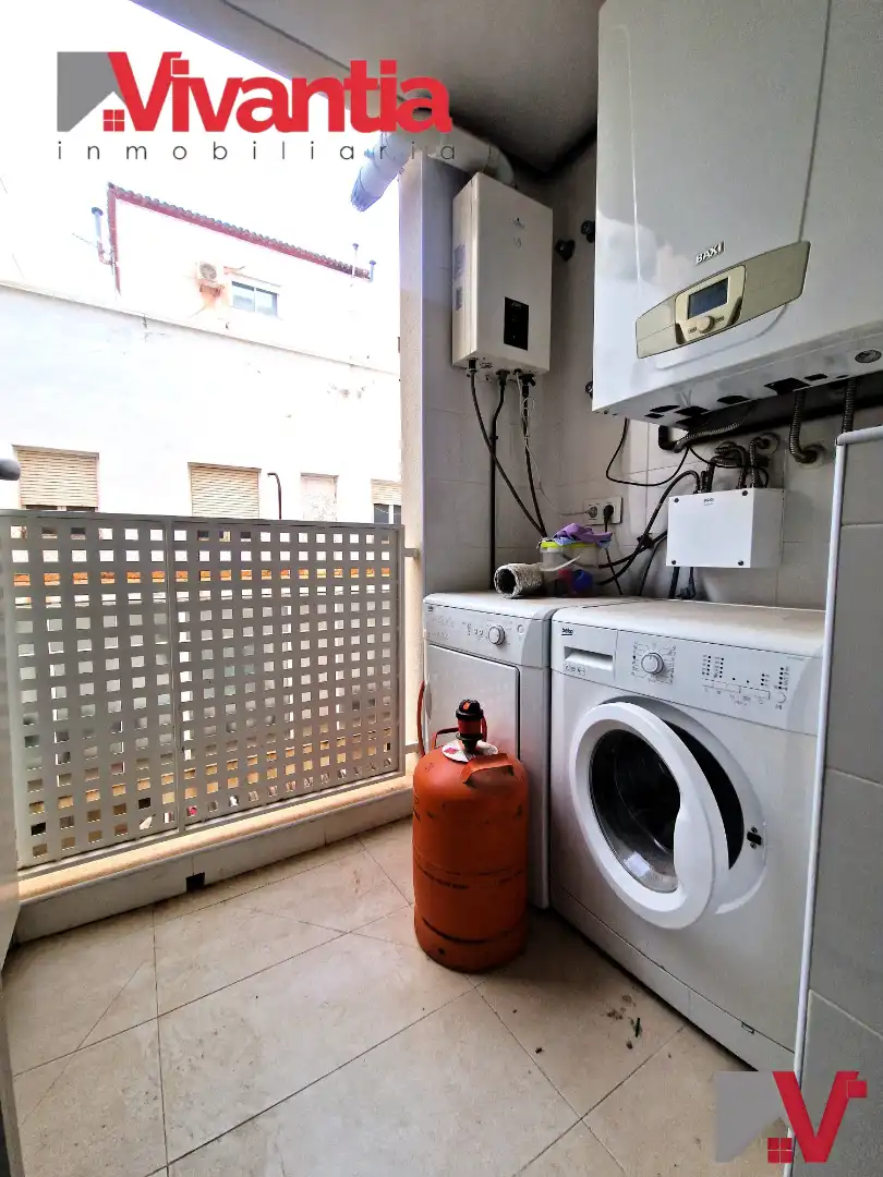 Piso con ascensor en venta en Avenida Juan Carlos I, imagen 12