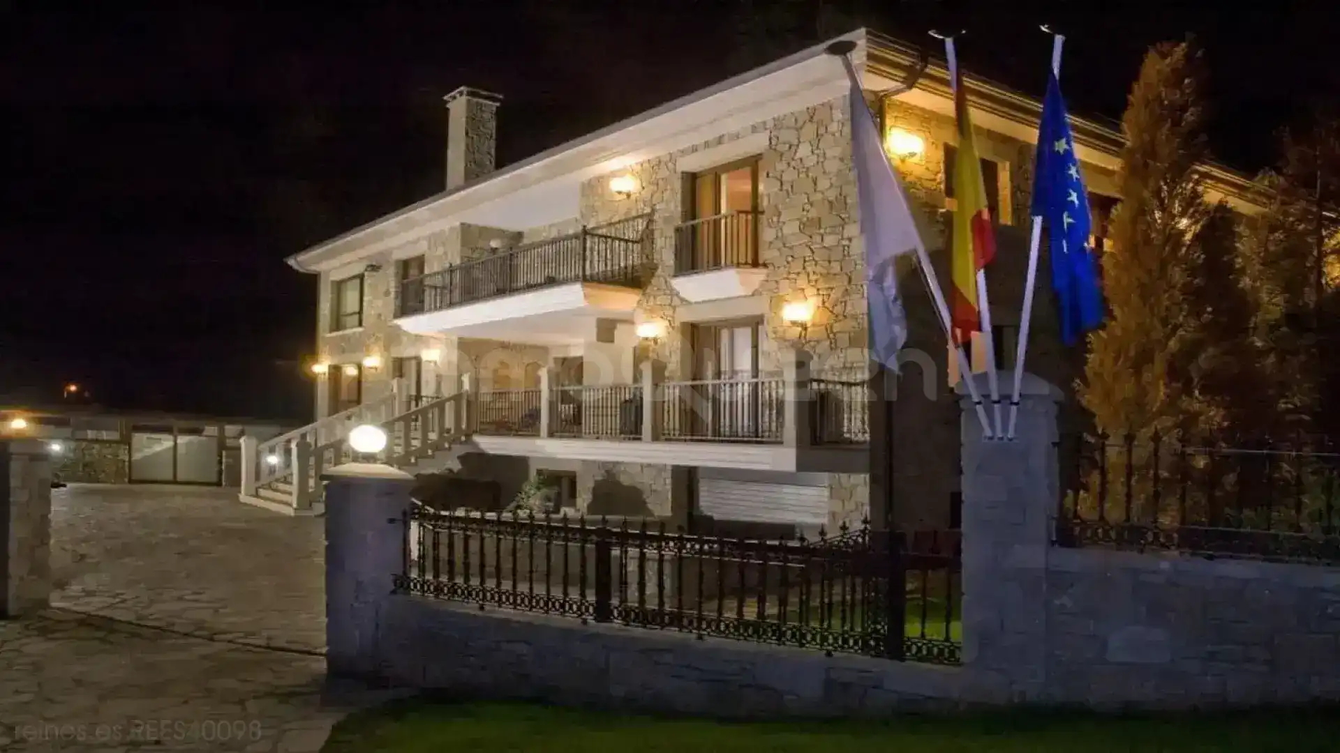 Vista exterior de Edifici en venda en Foz